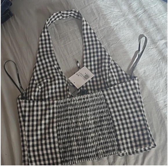 Gingham Tie-Front Halter Crop Top - Picture 2 of 3